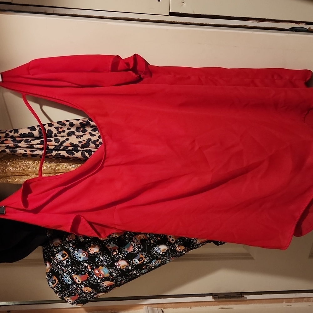 Red high low shirt